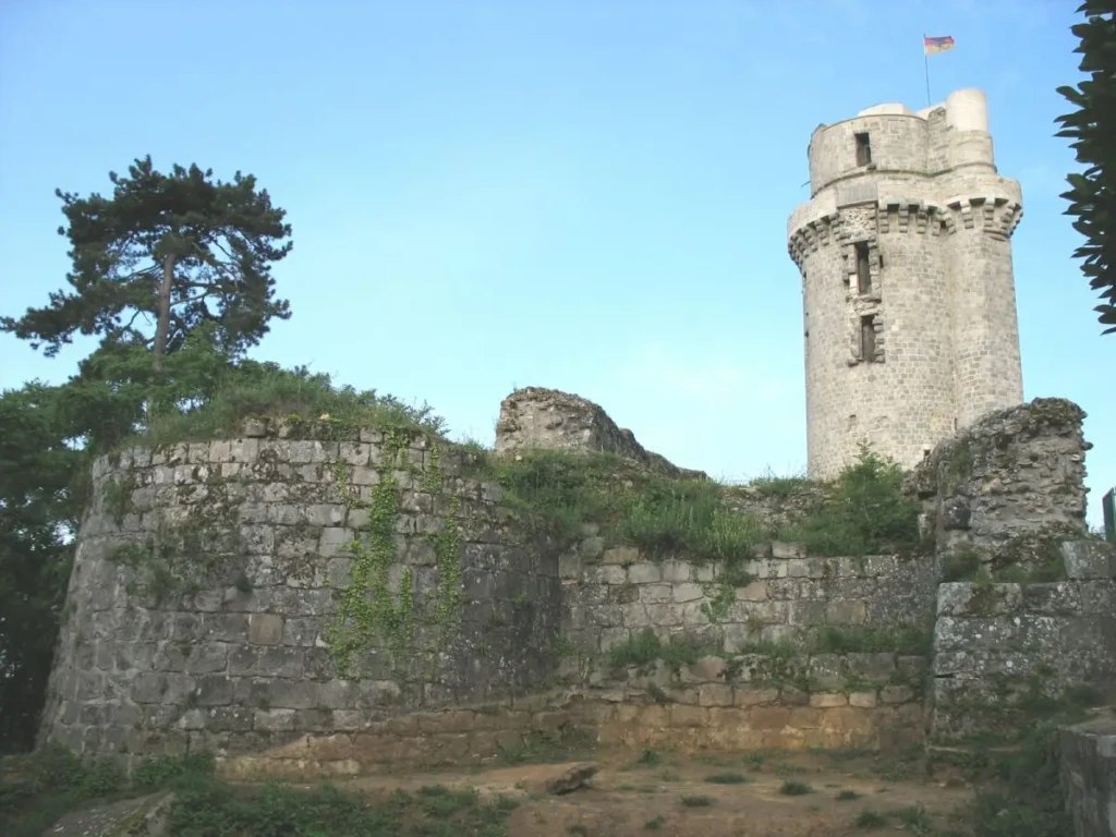 Les ruines du château de Montlhéry