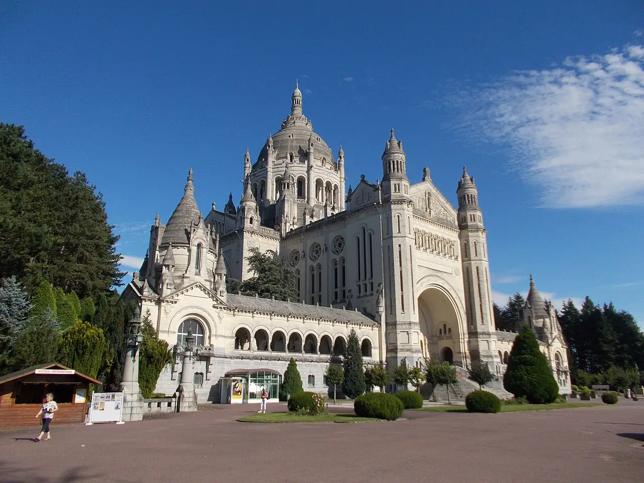 Basilique Sainte-Thérèse de Lisieux