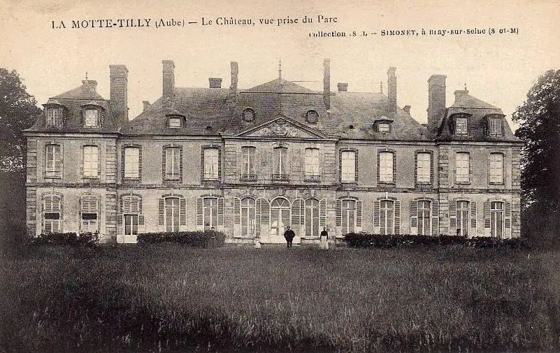 Façade du château de la Motte-Tilly dans l'Aube