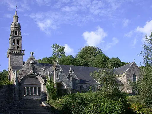 Chapelle Notre-Dame et son arc de triomphe de Châteaulin